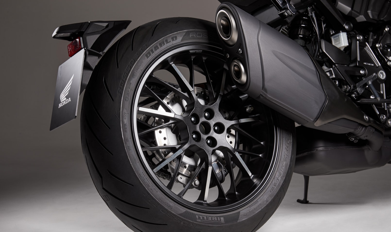 Мотоцикл honda cbr 1000. Смотреть фото Мотоцикл honda cbr 1000. Смотреть картинку Мотоцикл honda cbr 1000. Картинка про Мотоцикл honda cbr 1000. Фото Мотоцикл honda cbr 1000