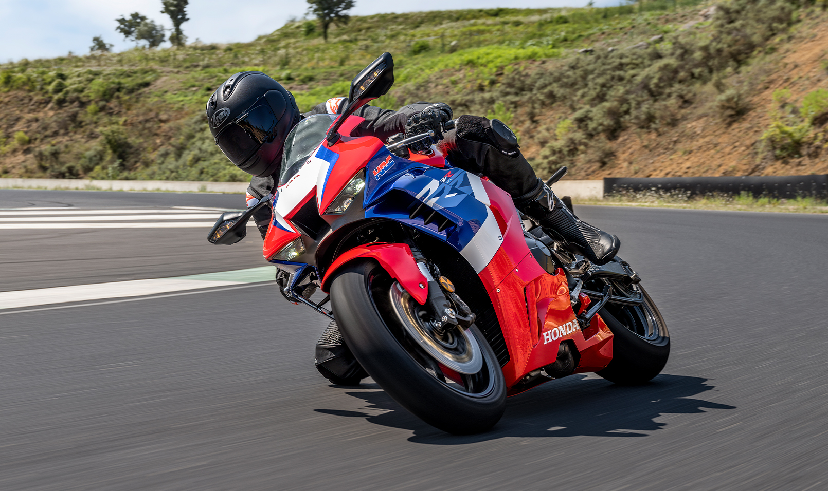 Особенности CBR1000RR-R