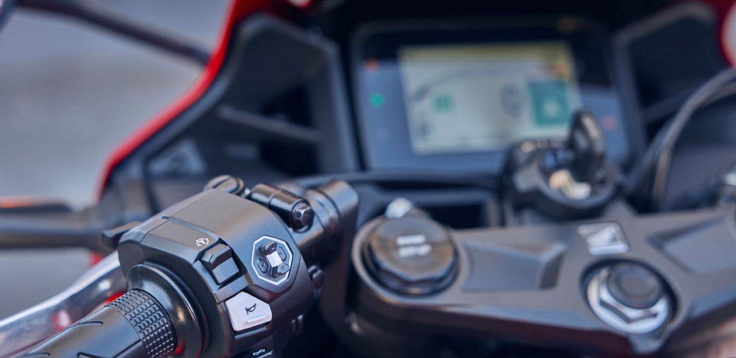 Преимущества CBR400R