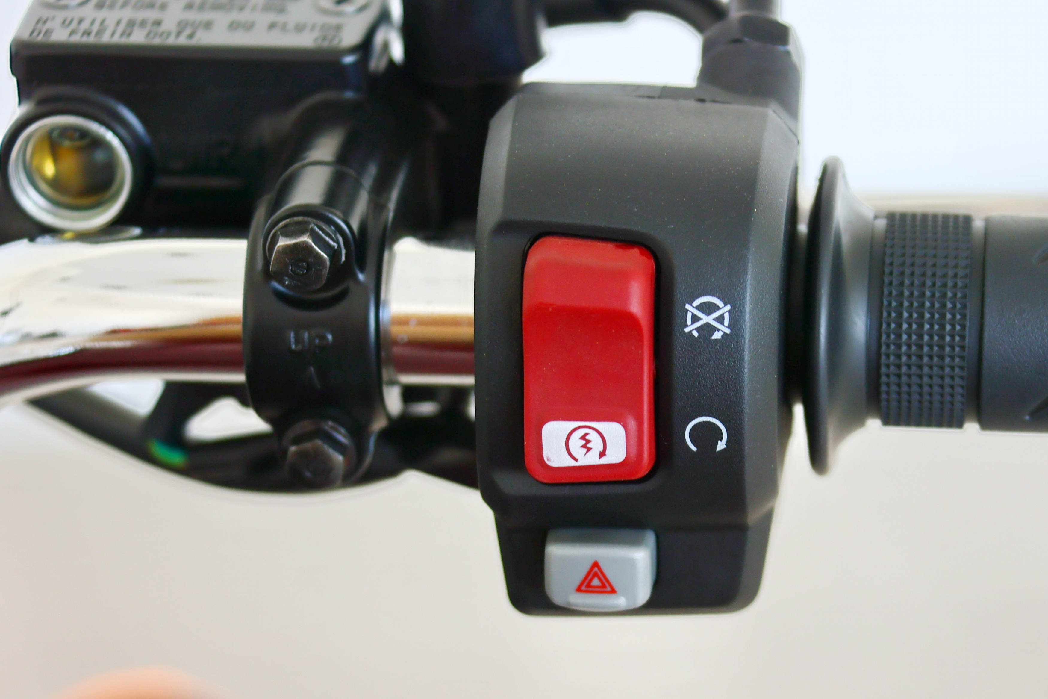 Особенности H’ness CB350