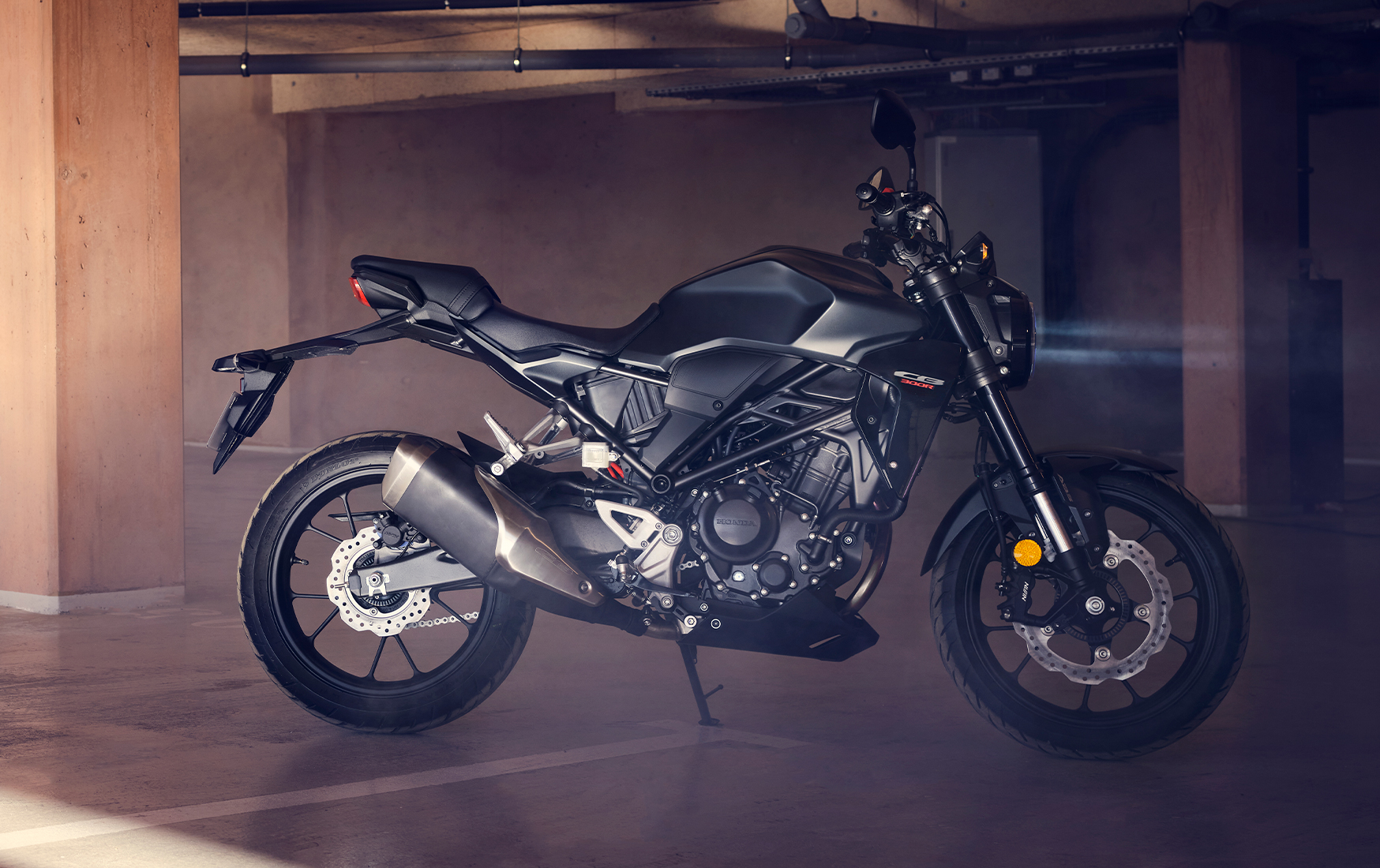 Особенности CB300R 2022