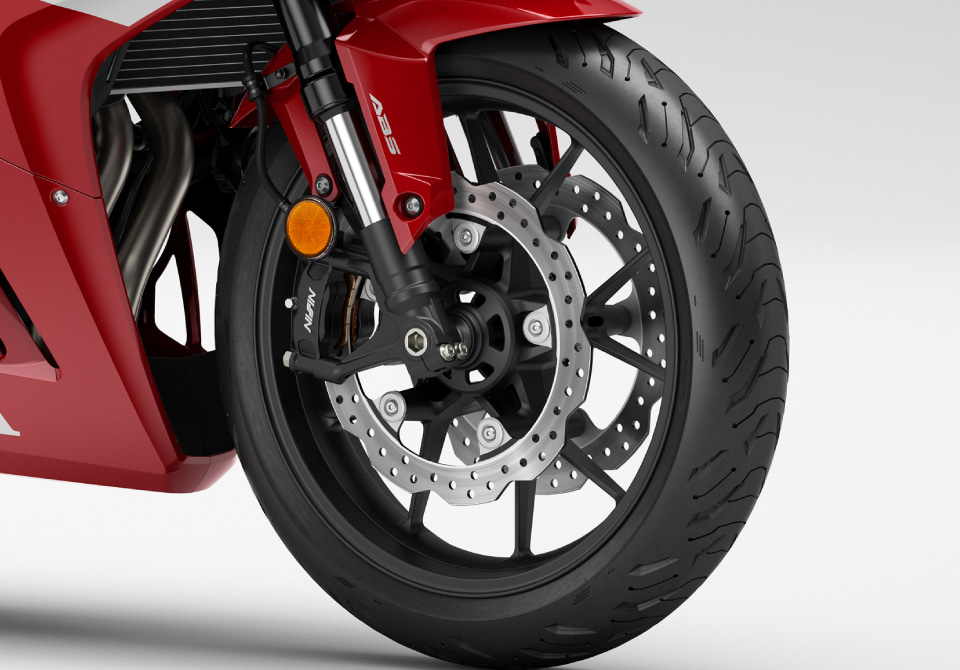 Преимущества CBR400R