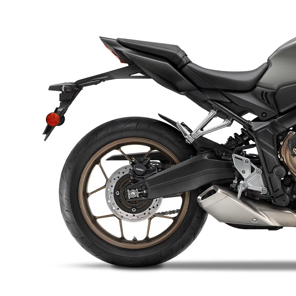 Преимущества CB650RA