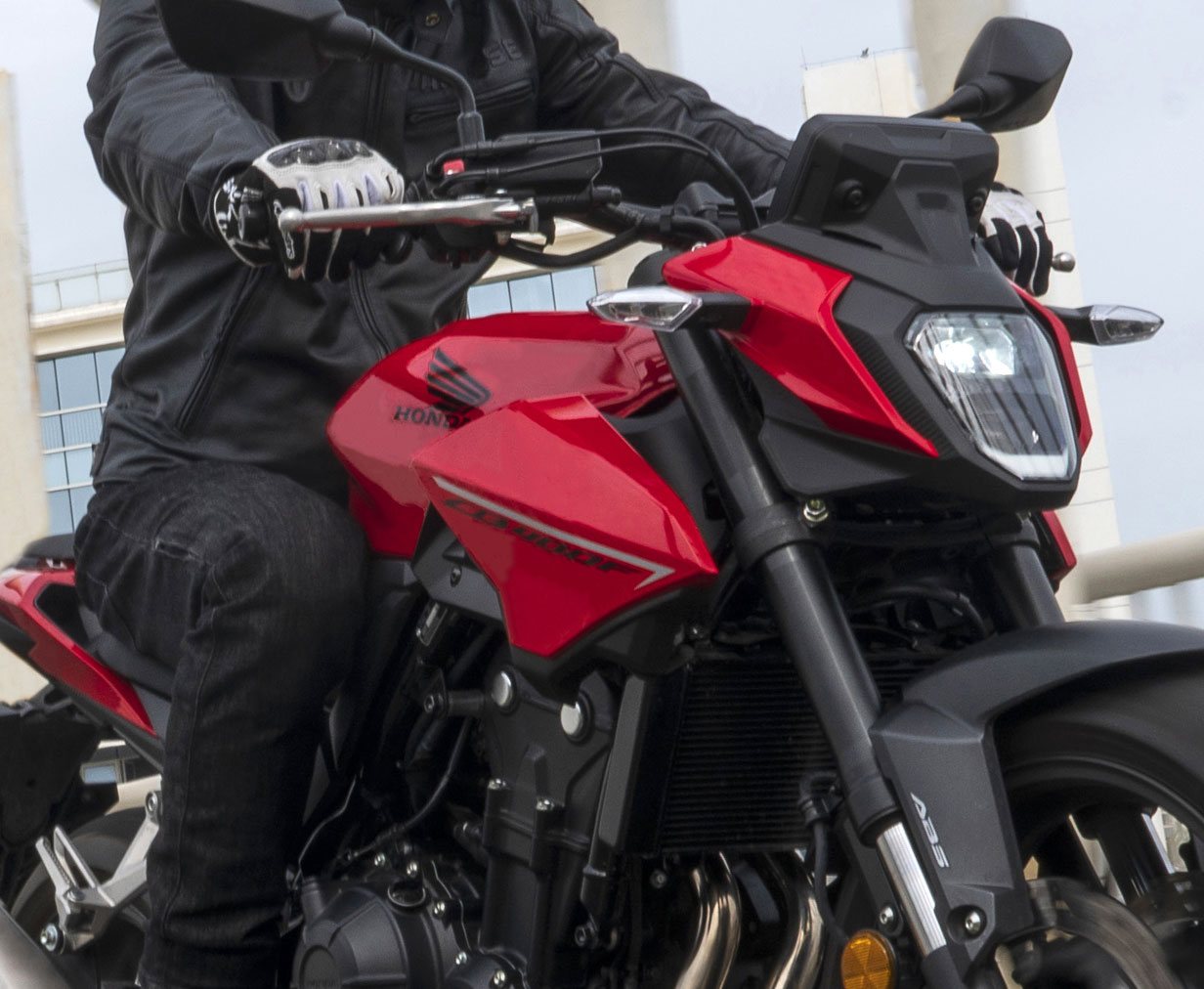 Преимущества CB400F