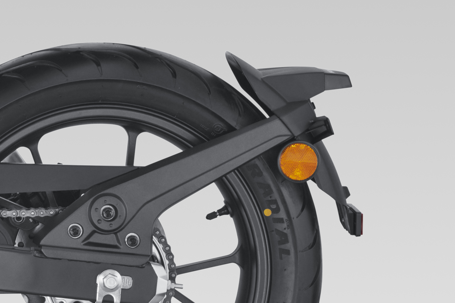 Особенности CB190TR